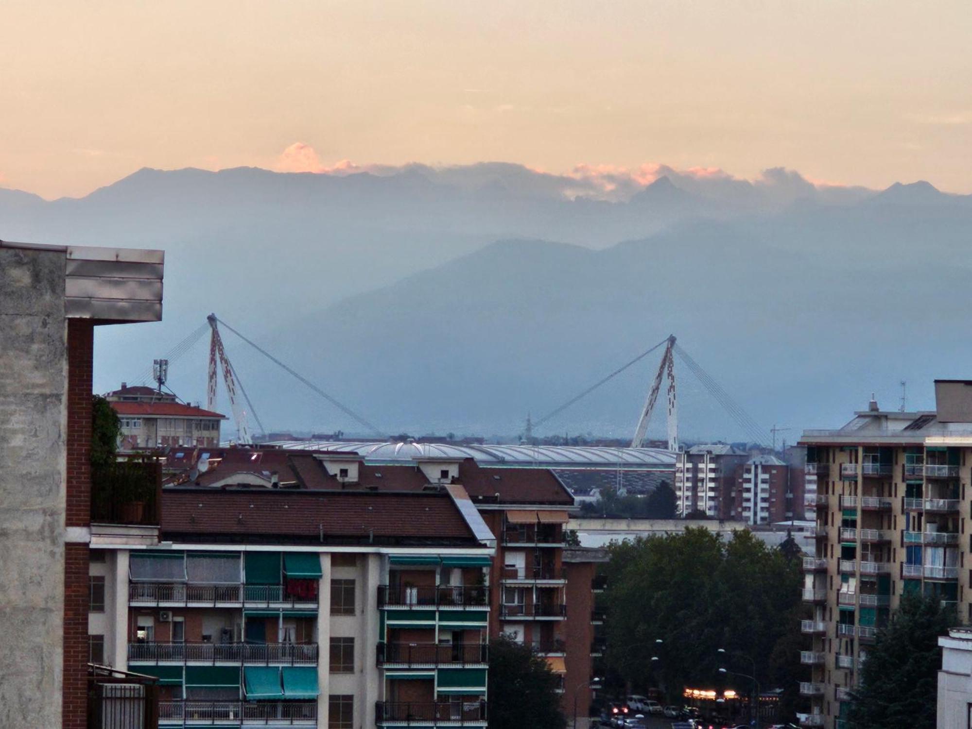Stadium Turin Luaran gambar